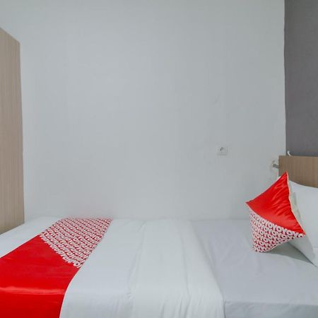 Oyo 2228 Arwinda Costel Syariah Hotel Puncak Exterior foto