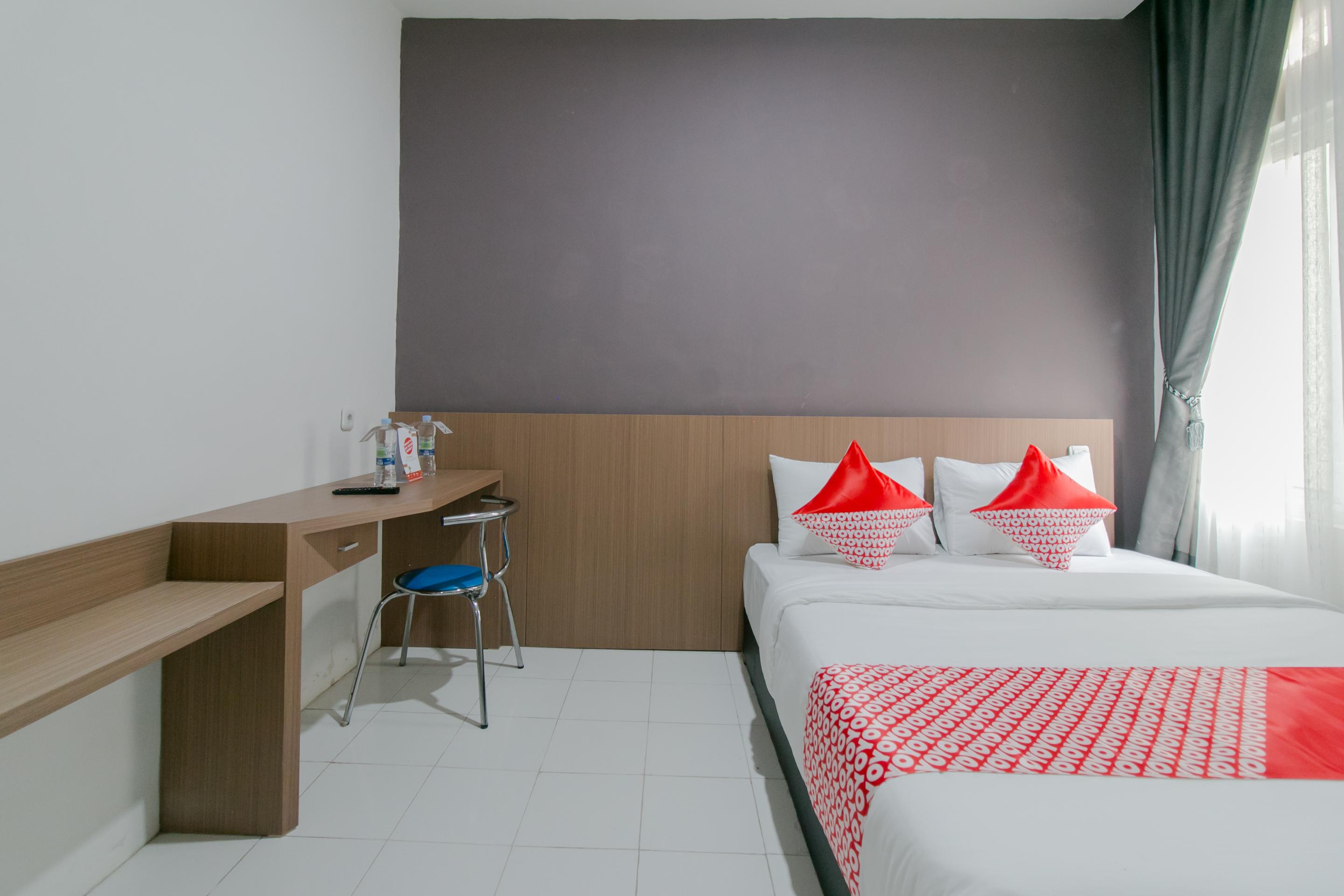 Oyo 2228 Arwinda Costel Syariah Hotel Puncak Exterior foto