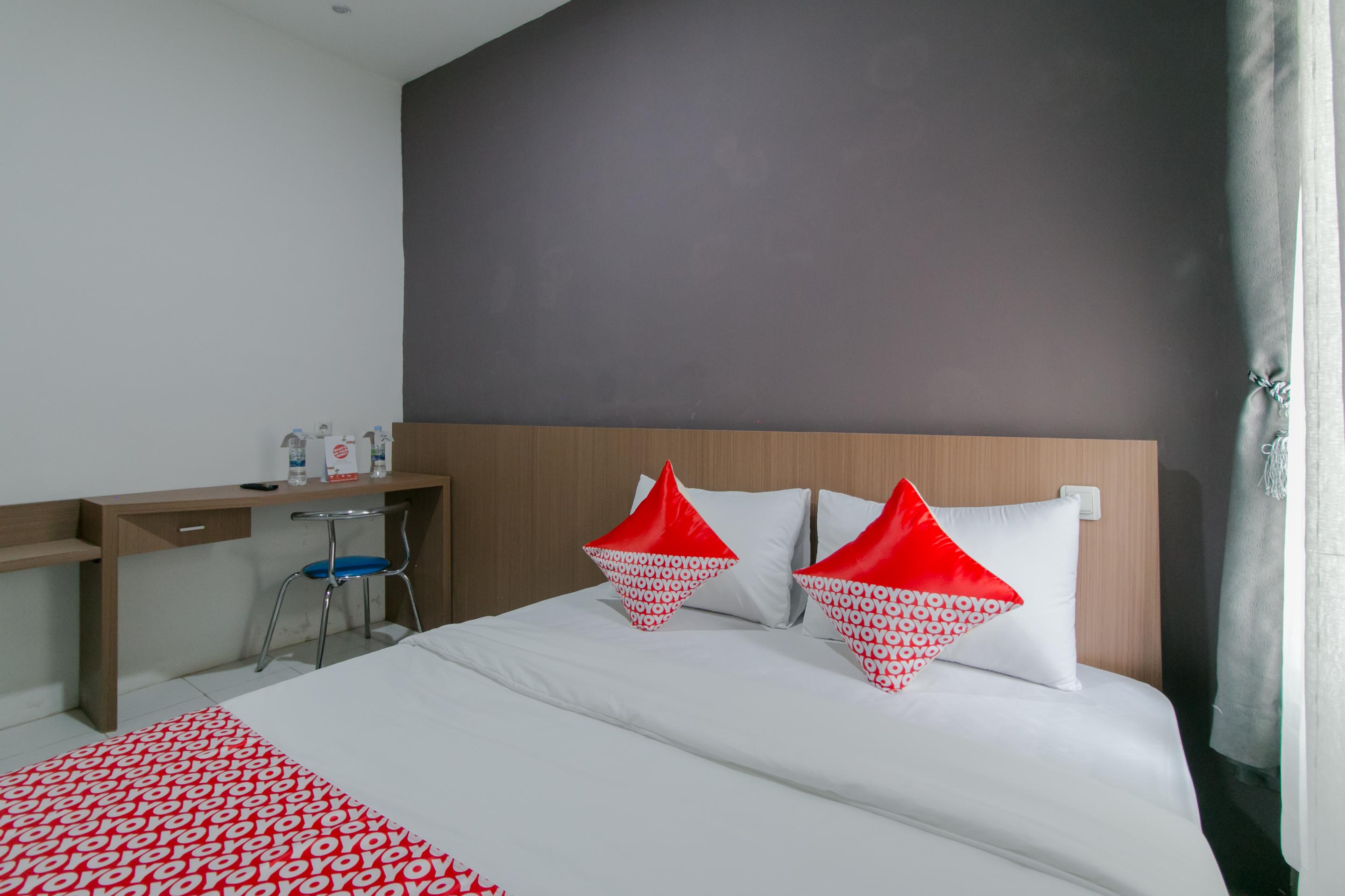 Oyo 2228 Arwinda Costel Syariah Hotel Puncak Exterior foto