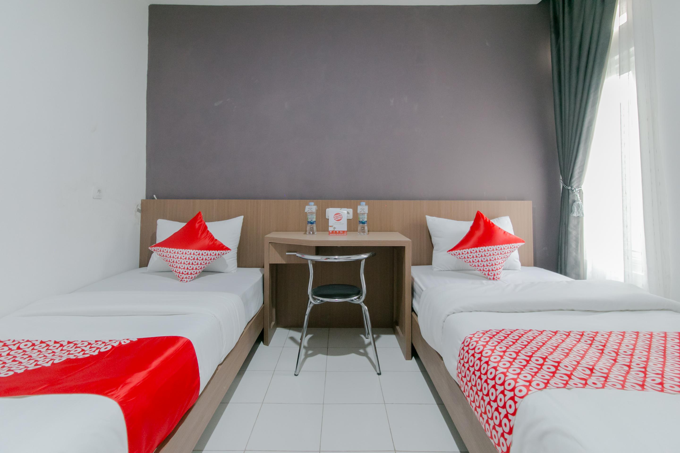 Oyo 2228 Arwinda Costel Syariah Hotel Puncak Exterior foto