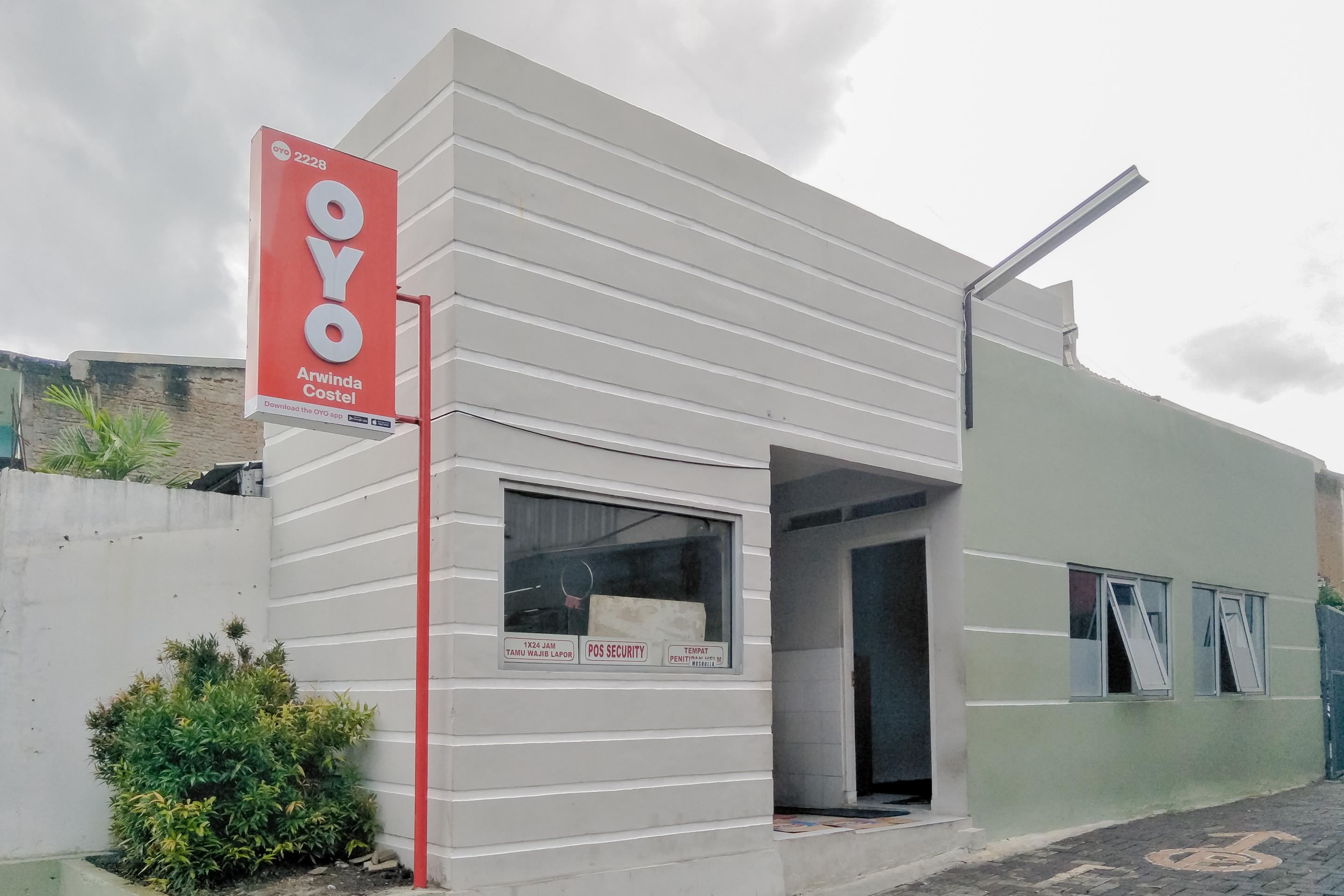Oyo 2228 Arwinda Costel Syariah Hotel Puncak Exterior foto