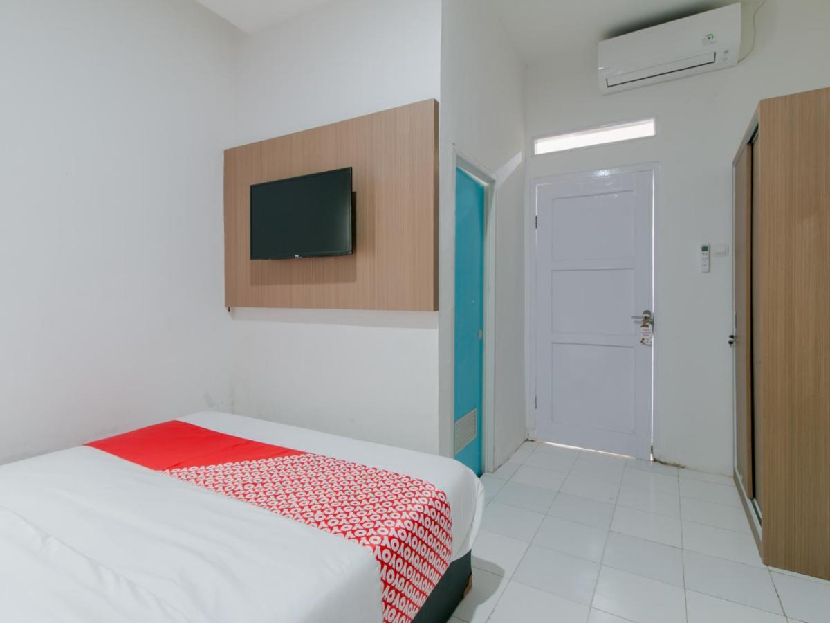 Oyo 2228 Arwinda Costel Syariah Hotel Puncak Exterior foto