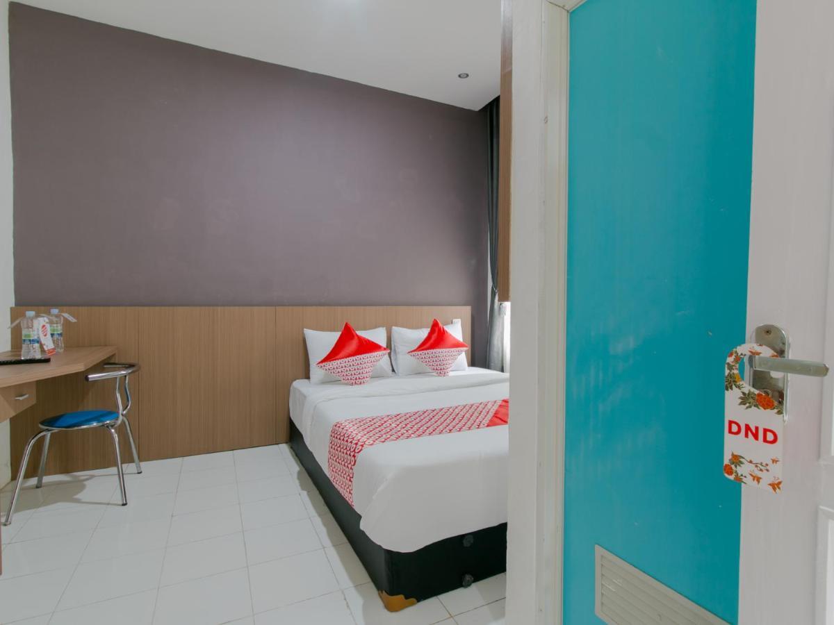 Oyo 2228 Arwinda Costel Syariah Hotel Puncak Exterior foto