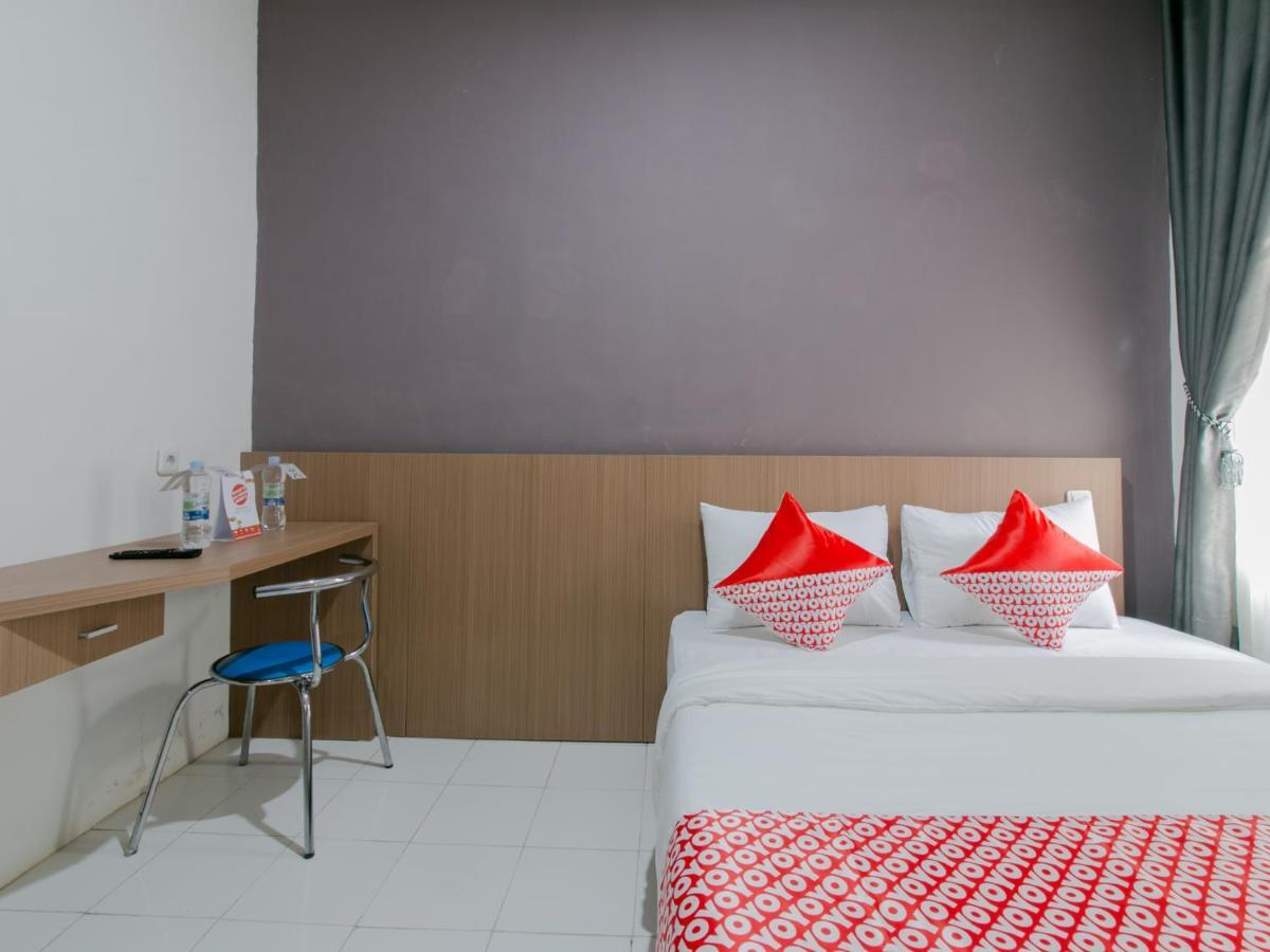Oyo 2228 Arwinda Costel Syariah Hotel Puncak Exterior foto