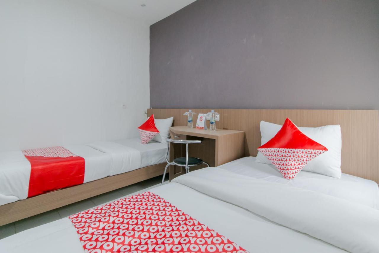 Oyo 2228 Arwinda Costel Syariah Hotel Puncak Exterior foto