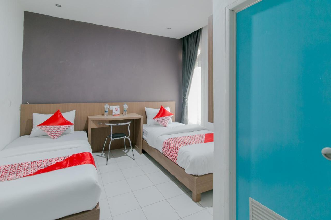 Oyo 2228 Arwinda Costel Syariah Hotel Puncak Exterior foto